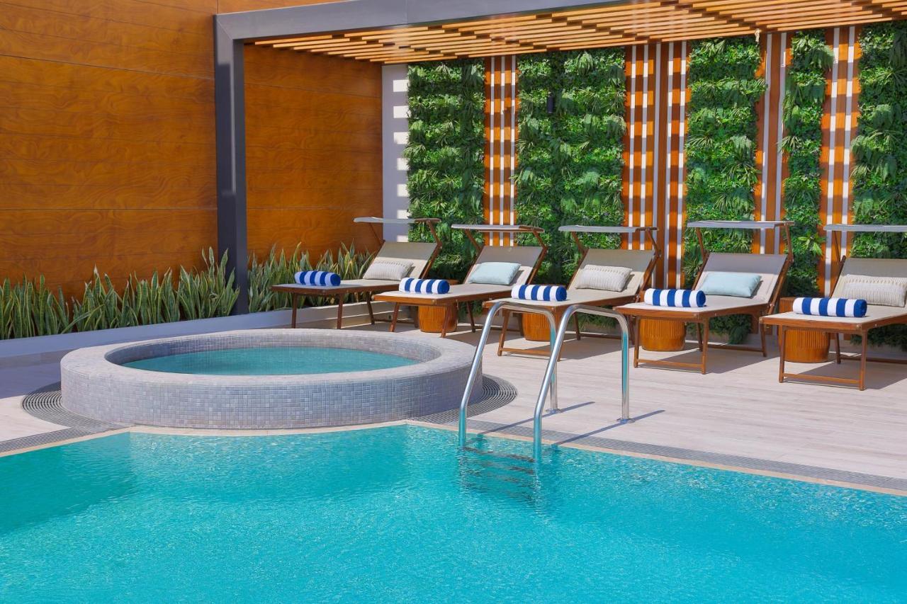 Courtyard By Marriott Culture Village, Dubai Exteriör bild